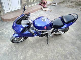 Suzuki SV650S foto 7