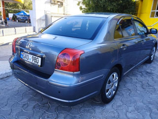 Toyota Avensis foto 3