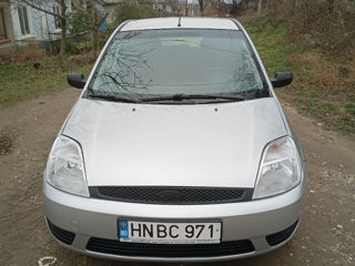 Ford Fiesta foto 7