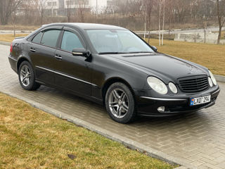 Mercedes E-Class foto 2