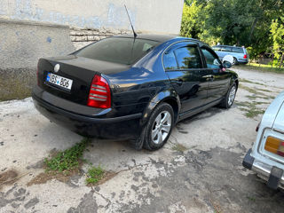 Skoda Superb foto 2