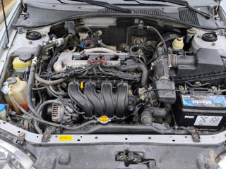 Toyota Avensis foto 8