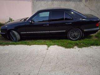 Mercedes E-Class foto 3