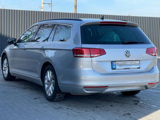 Volkswagen Passat foto 2