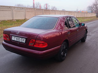 Mercedes E-Class foto 9