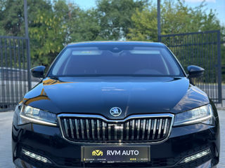 Skoda Superb foto 2