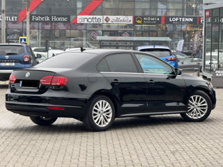 Volkswagen Jetta foto 4