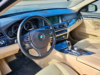 BMW 5 Series Touring foto 5