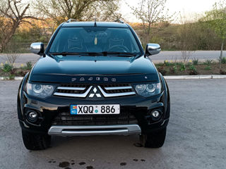 Mitsubishi Pajero Sport foto 2