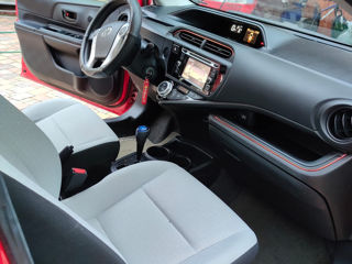 Toyota Prius c фото 8