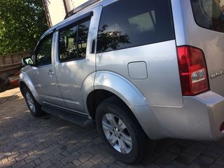 Nissan Pathfinder foto 3