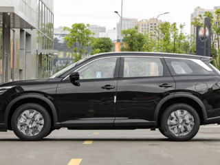 Nissan Pathfinder foto 2