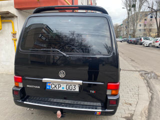 Volkswagen Caravelle foto 4