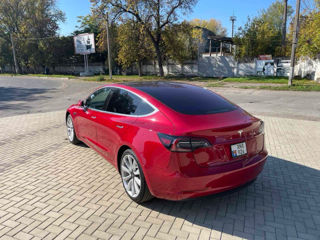 Tesla Model 3 foto 3