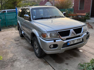 Mitsubishi Pajero Sport foto 2