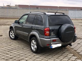 Toyota Rav 4 foto 4