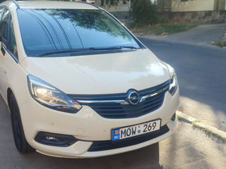 Opel Zafira foto 1