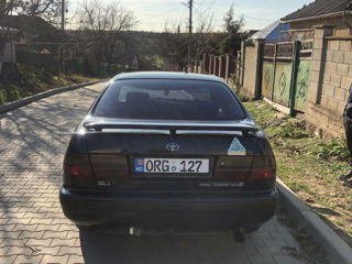 Toyota Carina foto 5