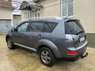 Mitsubishi Outlander foto 4