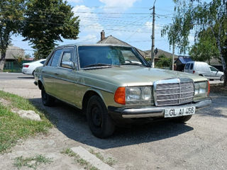 Mercedes Series (W123)