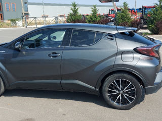 Toyota C-HR foto 10