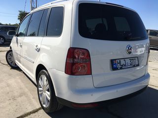 Volkswagen Touran foto 6