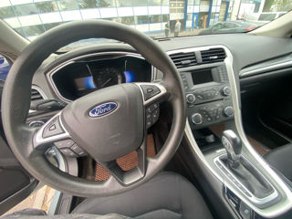 Ford Fusion foto 5