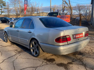 Mercedes E-Class foto 5