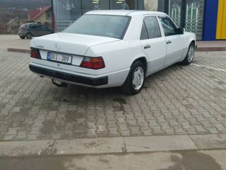 Mercedes Series (W124) foto 3