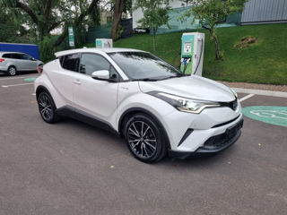 Toyota C-HR foto 2