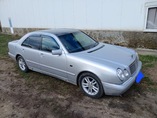 Mercedes E-Class foto 8