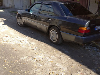 Mercedes Series (W124) foto 6