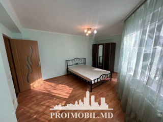 Apartament cu 2 camere, 85 m², Centru, Chișinău foto 2