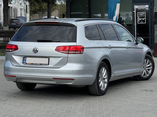 Volkswagen Passat foto 3