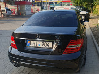 Mercedes C-Class foto 8