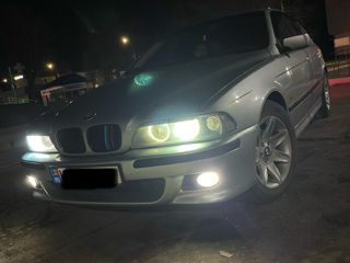 BMW 5 Series foto 6