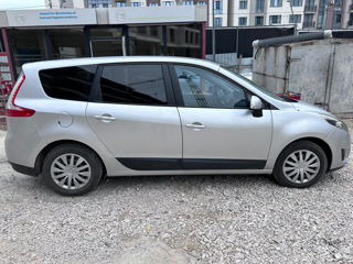 Renault Grand Scenic foto 2