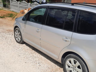 Volkswagen Touran foto 6