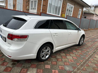 Toyota Avensis foto 3