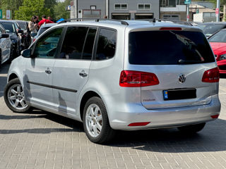 Volkswagen Touran foto 4