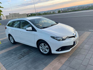 Toyota Auris фото 4