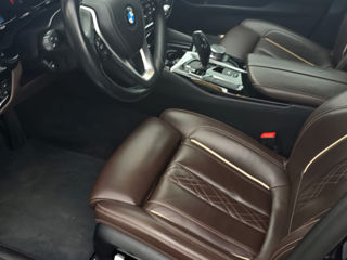 BMW 5 Series foto 2