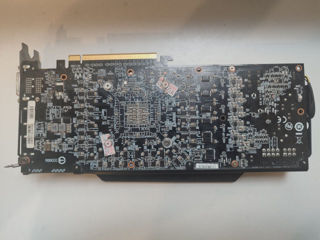 Gigabyte R9 290 Windforce foto 4