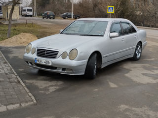 Mercedes E-Class foto 9