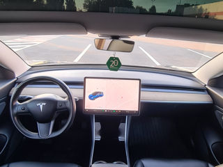 Tesla Model 3 foto 6