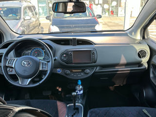 Toyota Yaris foto 8