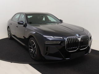 BMW i7 foto 0