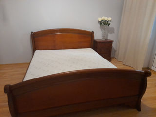 Продам кровать из натурального дерева в очень хорошем состояние .Румынская мебель.