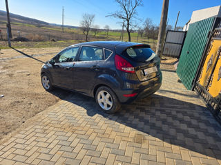 Ford Fiesta foto 4