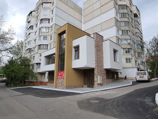 Chirie clădire comercială, oficii 290m.p. foto 1